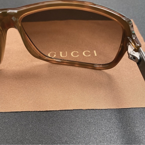 GUCCI 🕶 w/ case&cloth - Picture 7 of 15